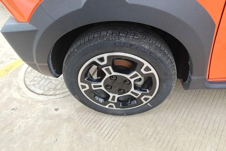 Used Geely Galaxy Panda 2025 210km Panda Rider Left Front Wheel Hub
