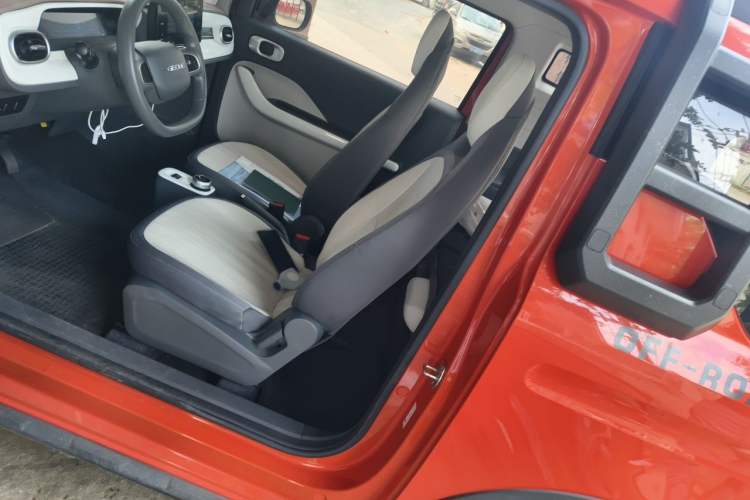 Used Geely Galaxy Panda 2025 210km Panda Rider Left Rear Seat