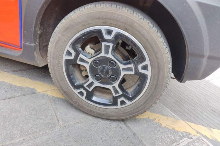Used Geely Galaxy Panda 2025 210km Panda Rider Right Front Wheel Hub