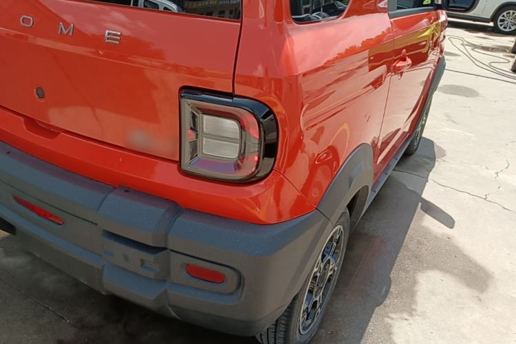Used Geely Galaxy Panda 2025 210km Panda Rider Right Rear Taillight