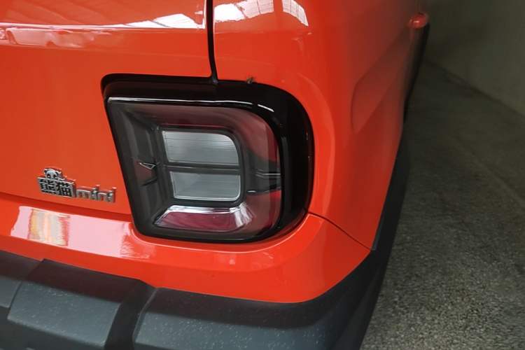 Used Geely Galaxy Panda 2025 210km Panda Rider Right Rear Taillight