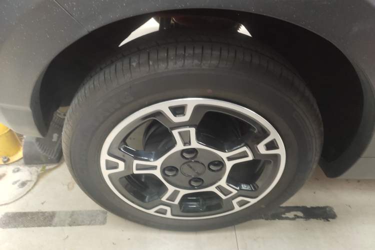 Used Geely Galaxy Panda 2025 210km Panda Rider Right Rear Wheel Hub