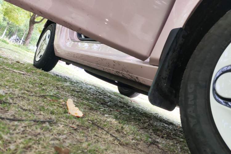 Used Geely Galaxy Panda 2025 210 km – Yuanqi Bear Right Side Sill