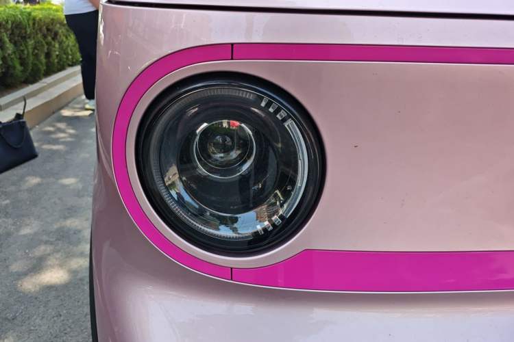 Used Geely Galaxy Panda 2025 210km Panda Kart Right Front Headlight
