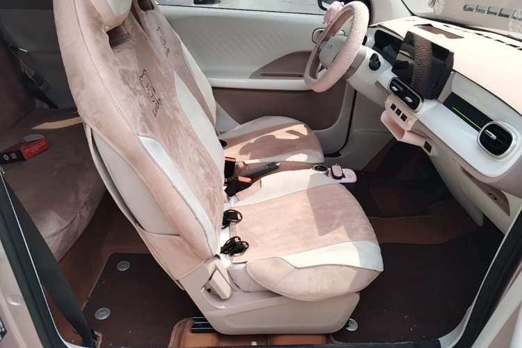 Used Geely Galaxy Panda 2025 210 km – Yuanqi Bear Right Front Seat
