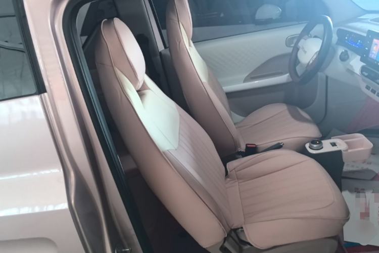 Used Geely Galaxy Panda 2025 210 km – Yuanqi Bear Right Front Seat