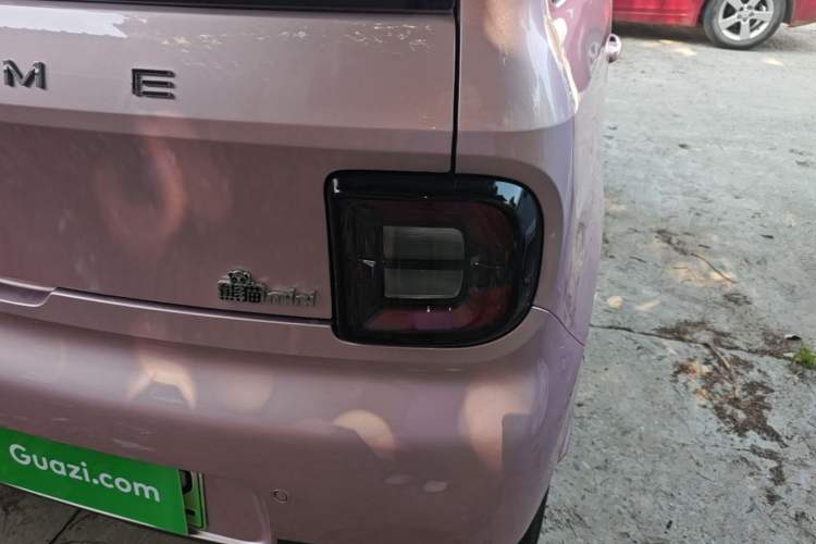 Used Geely Galaxy Panda 2025 210 km – Yuanqi Bear Right Rear Taillight
