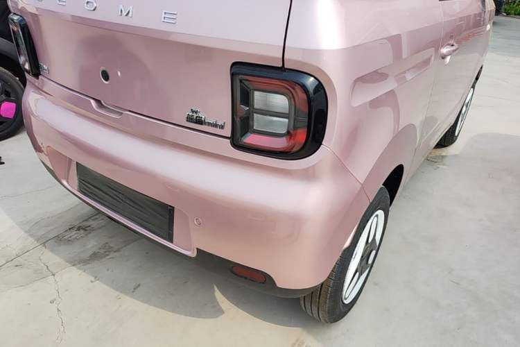 Used Geely Galaxy Panda 2025 210 km – Yuanqi Bear Right Rear Taillight