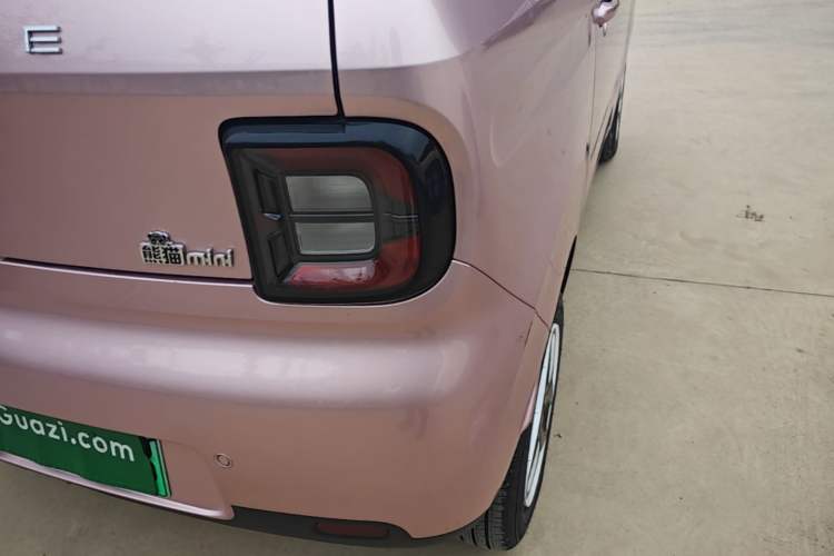 Used Geely Galaxy Panda 2025 210 km – Yuanqi Bear Right Rear Taillight