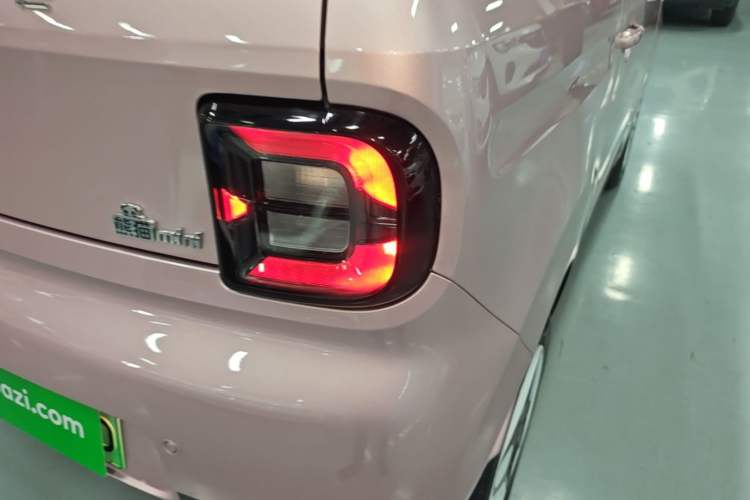 Used Geely Galaxy Panda 2025 210 km – Yuanqi Bear Right Rear Taillight