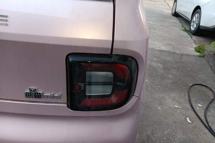 Used Geely Galaxy Panda 2025 210 km – Yuanqi Bear Right Rear Taillight