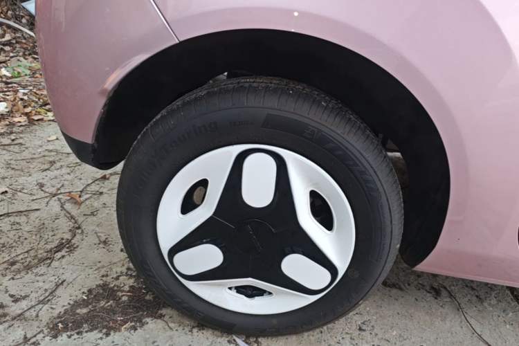 Used Geely Galaxy Panda 2025 210 km – Yuanqi Bear Right Rear Wheel Hub