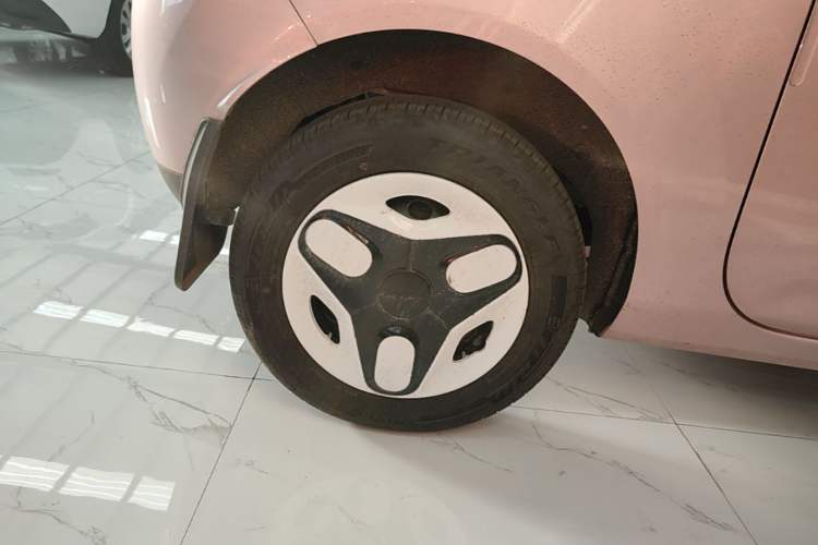 Used Geely Galaxy Panda 2025 210 km – Yuanqi Bear Right Rear Wheel Hub