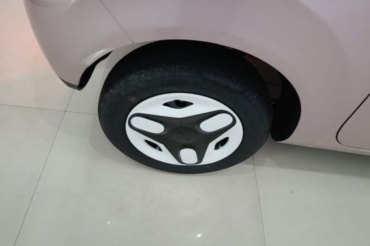 Used Geely Galaxy Panda 2025 210 km – Yuanqi Bear Right Rear Wheel Hub