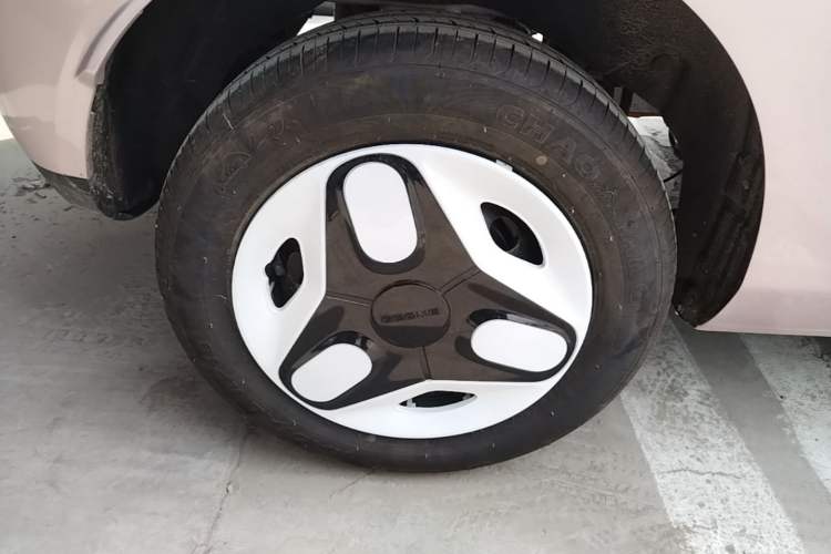 Used Geely Galaxy Panda 2025 210 km – Yuanqi Bear Right Rear Wheel Hub
