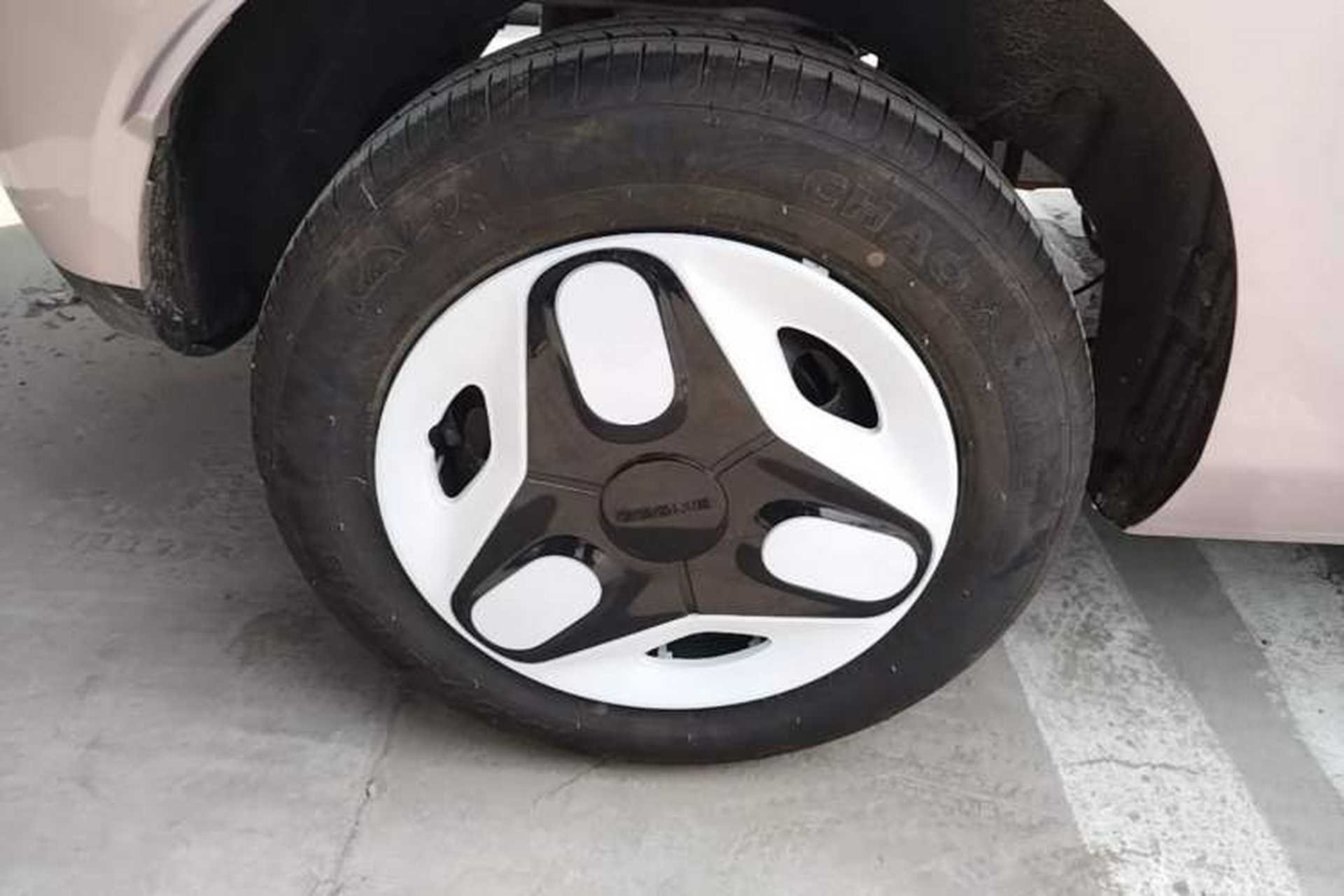 Used Geely Galaxy Panda 2025 210 km – Yuanqi Bear Right Rear Wheel Hub