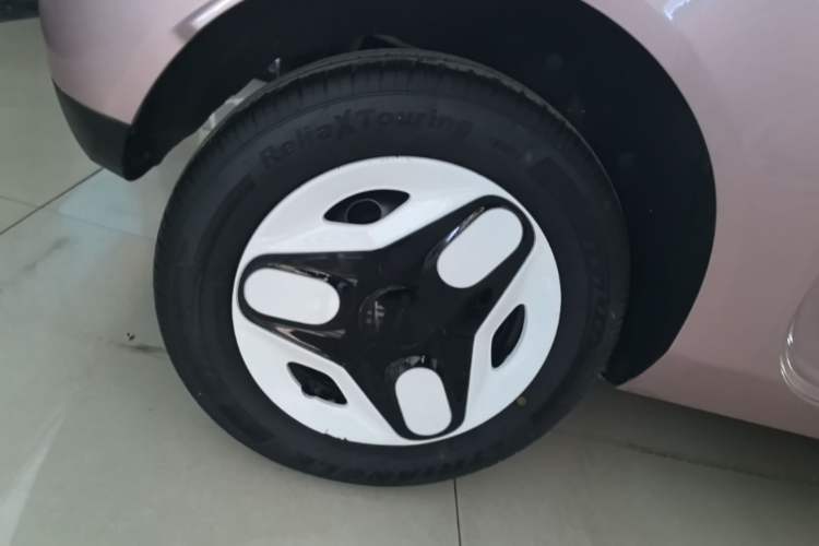 Used Geely Galaxy Panda 2025 210 km – Yuanqi Bear Right Rear Wheel Hub
