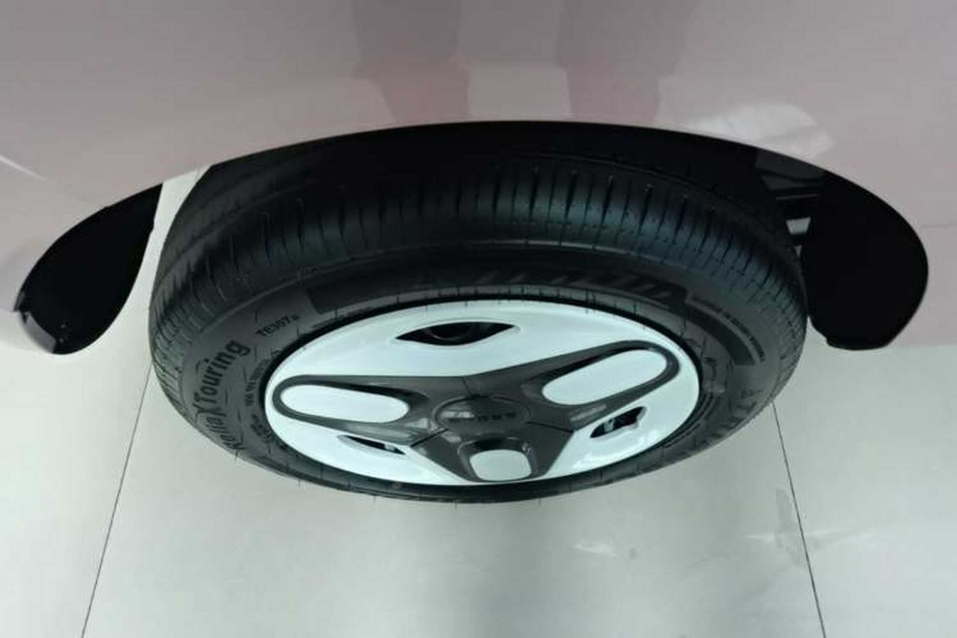 Used Geely Galaxy Panda 2025 210 km – Yuanqi Bear Right Rear Wheel Hub