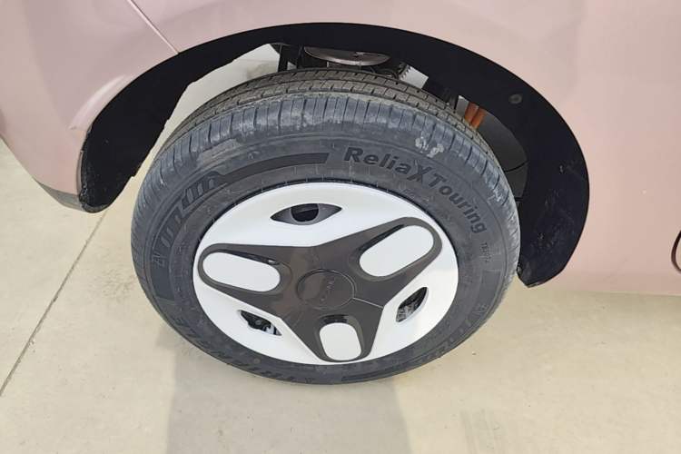 Used Geely Galaxy Panda 2025 210 km – Yuanqi Bear Right Rear Wheel Hub