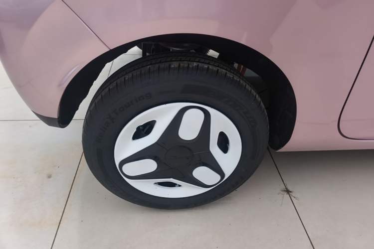 Used Geely Galaxy Panda 2025 210 km – Yuanqi Bear Right Rear Wheel Hub