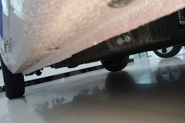 Used Geely Galaxy Panda 2025 210 km – Yuanqi Bear Right Side Sill