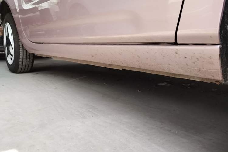 Used Geely Galaxy Panda 2025 210 km – Yuanqi Bear Right Side Sill