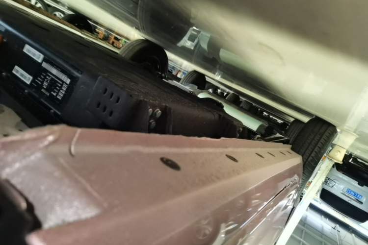 Used Geely Galaxy Panda 2025 210 km – Yuanqi Bear Right Side Sill