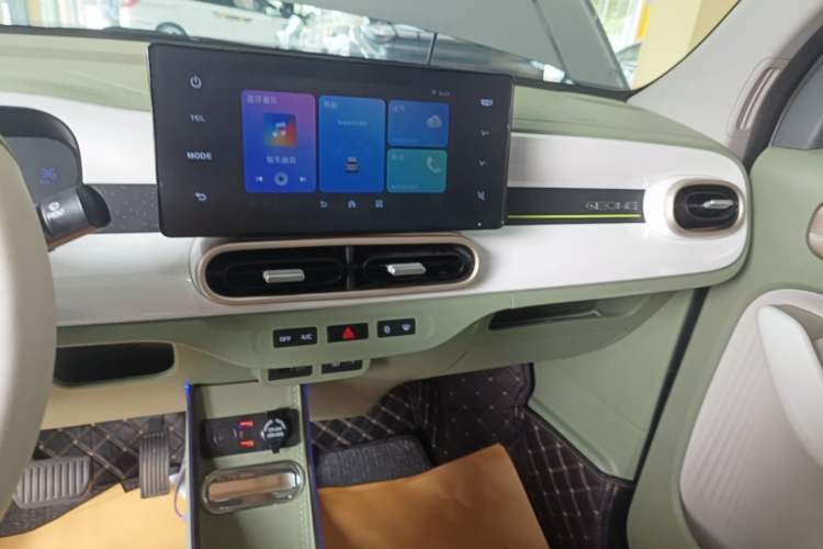 Used Geely Galaxy Panda 2025 210km Panda Rider Audio And AC Panel