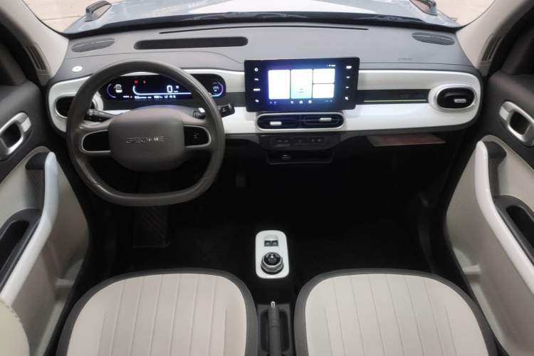 Used Geely Galaxy Panda 2025 210km Panda Kart Center Console
