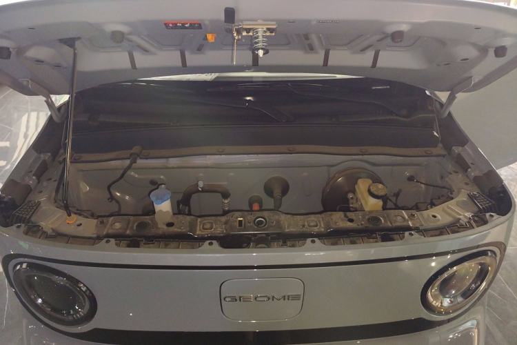 Used Geely Galaxy Panda 2025 210km Panda Kart Engine Bay