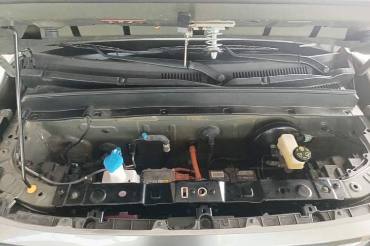 Used Geely Galaxy Panda 2025 210km Panda Rider Engine Bay