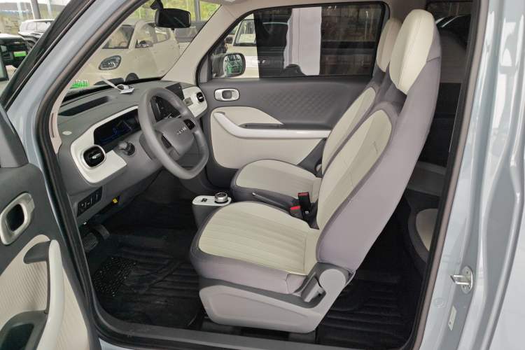 Used Geely Galaxy Panda 2025 210km Panda Kart Interior 2