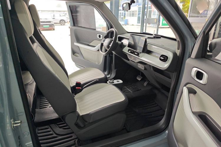 Used Geely Galaxy Panda 2025 210km Panda Kart Interior 4