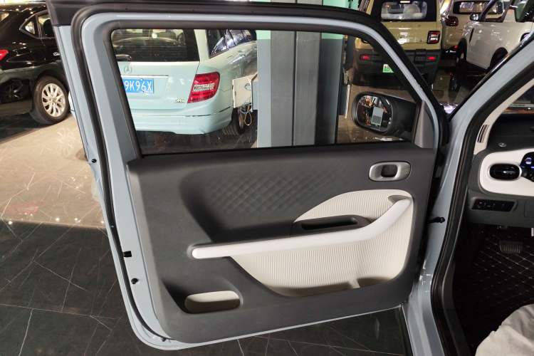 Used Geely Galaxy Panda 2025 210km Panda Kart Left Front Door Interior