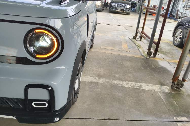 Used Geely Galaxy Panda 2025 210km Panda Kart Left Front Headlight