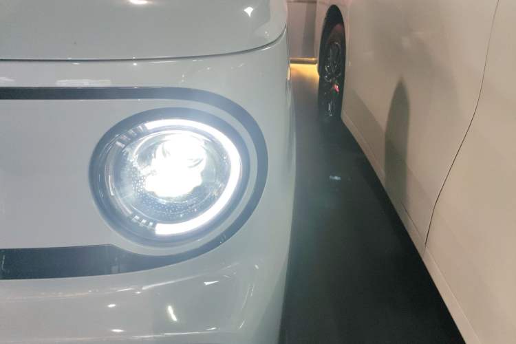 Used Geely Galaxy Panda 2025 210km Panda Kart Left Front Headlight