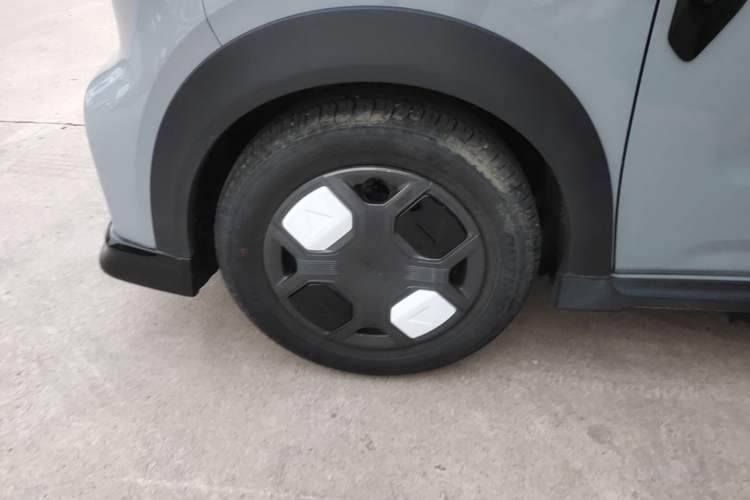 Used Geely Galaxy Panda 2025 210km Panda Kart Left Front Wheel Hub