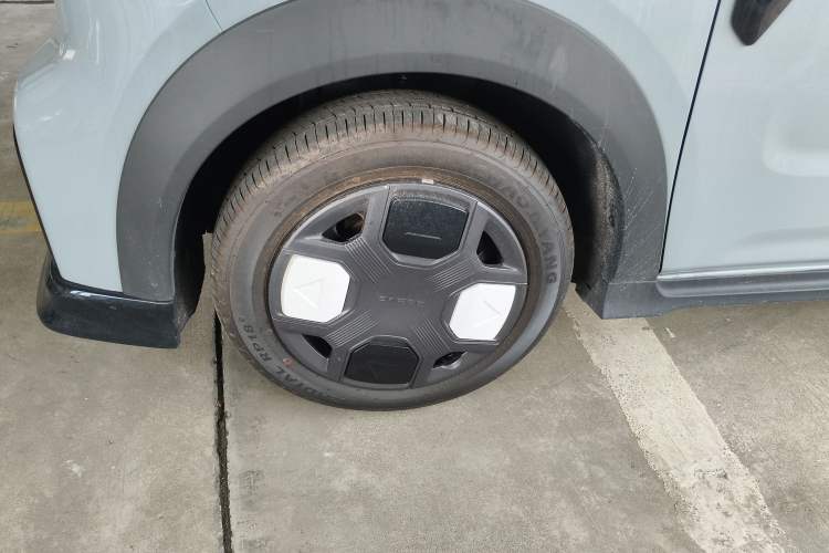 Used Geely Galaxy Panda 2025 210km Panda Kart Left Front Wheel Hub