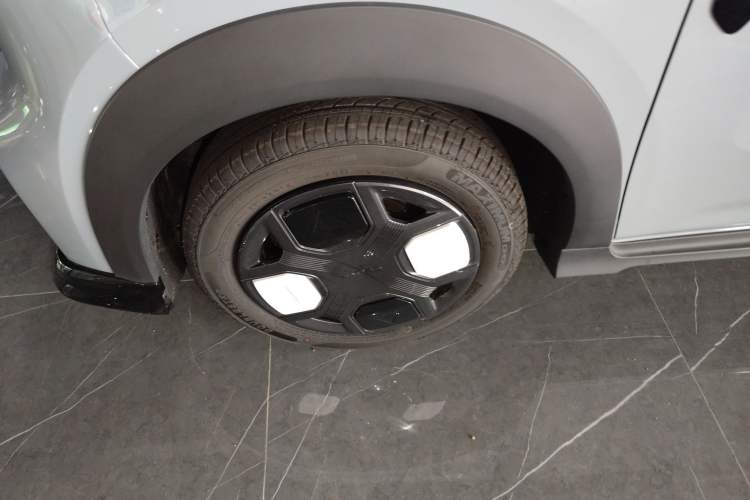 Used Geely Galaxy Panda 2025 210km Panda Kart Left Front Wheel Hub