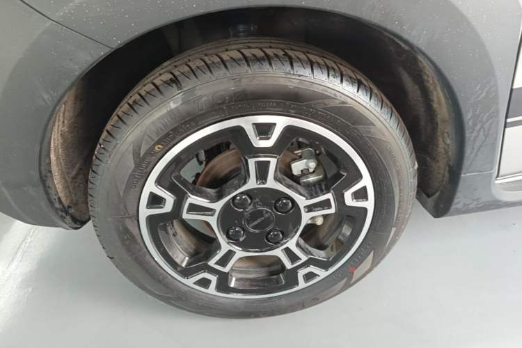Used Geely Galaxy Panda 2025 210km Panda Rider Left Front Wheel Hub