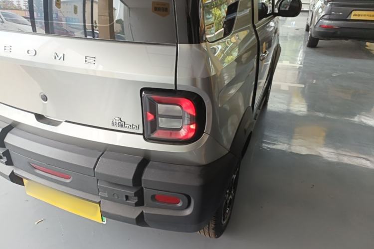 Used Geely Galaxy Panda 2025 210km Panda Rider Right Rear Taillight