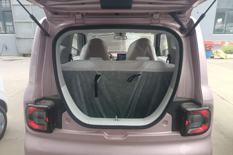 Used Geely Galaxy Panda 2025 210 km – Yuanqi Bear Trunk