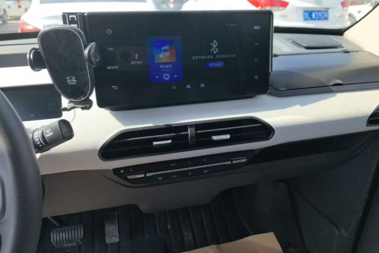 Used Geely Galaxy Panda 2025 210 km – Yuanqi Bear Audio And AC Panel