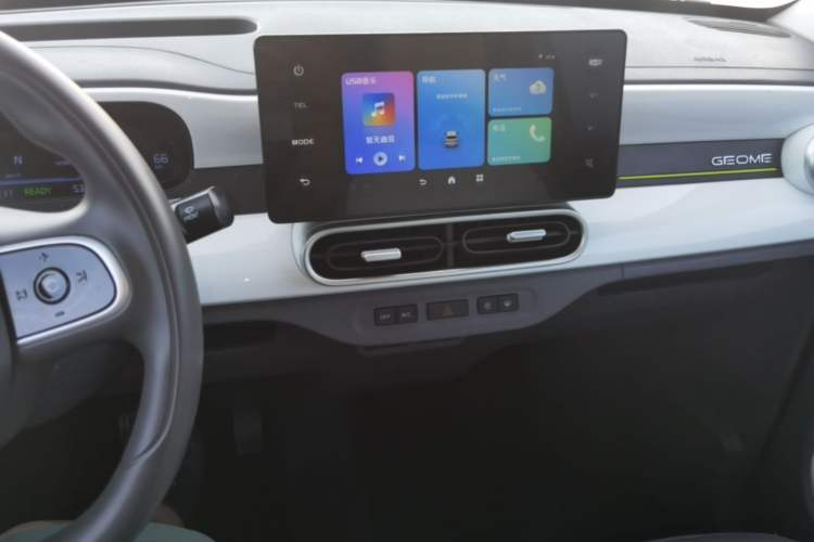 Used Geely Galaxy Panda 2025 210 km – Yuanqi Bear Audio And AC Panel