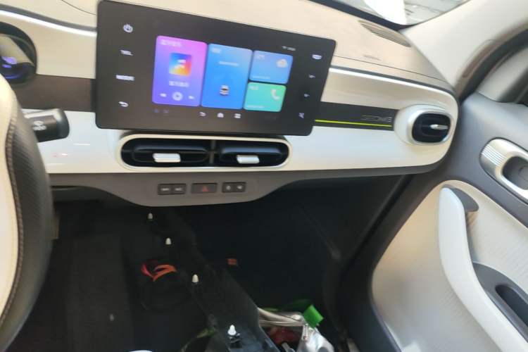 Used Geely Galaxy Panda 2025 210 km – Yuanqi Bear Audio And AC Panel