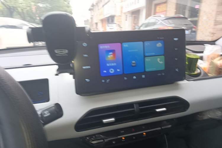 Used Geely Galaxy Panda 2025 210 km – Yuanqi Bear Audio And AC Panel