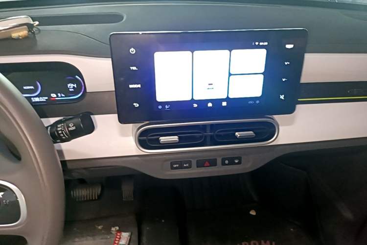 Used Geely Galaxy Panda 2025 210km Panda Kart Audio And AC Panel