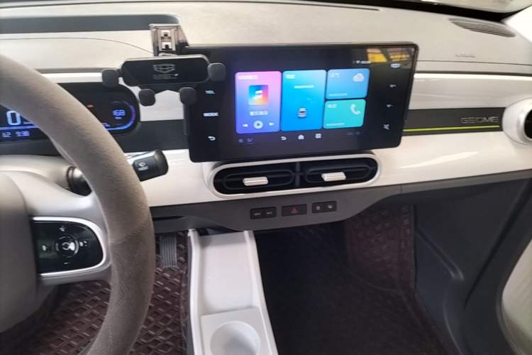 Used Geely Galaxy Panda 2025 210 km – Yuanqi Bear Audio And AC Panel