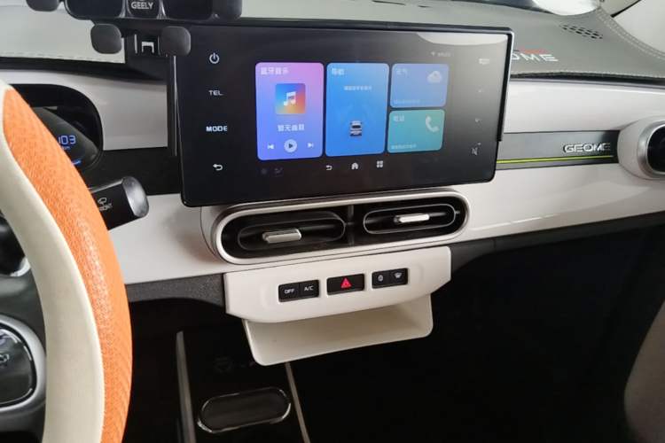 Used Geely Galaxy Panda 2025 210km Panda Kart Audio And AC Panel