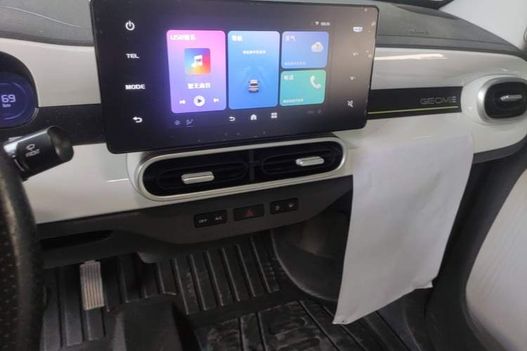 Used Geely Galaxy Panda 2025 210 km – Yuanqi Bear Audio And AC Panel